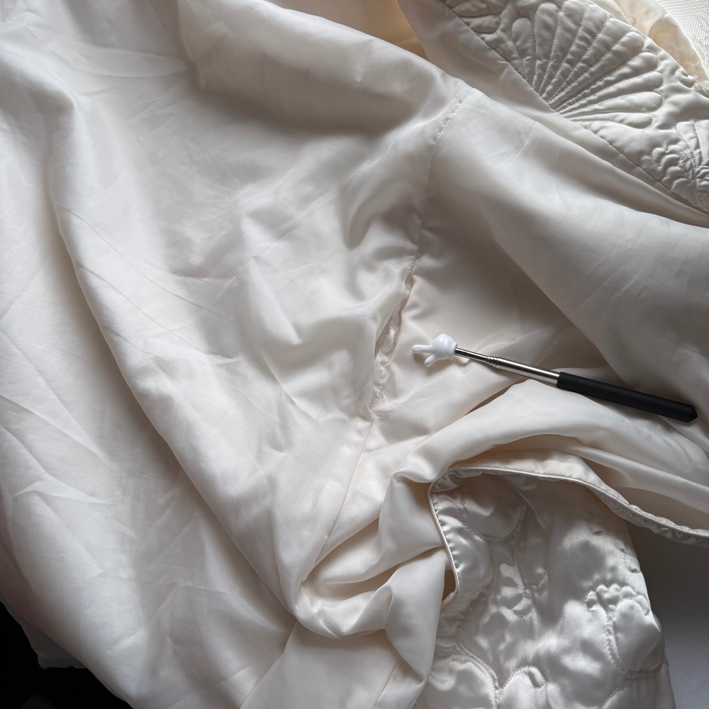 Vintage 90s Quilted Shell Trapunto Long Robe Cream Satin Dressing Gown L - Picture 11 of 14